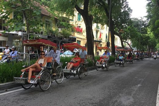 Hanoi City Tour with 1-Hour Cyclo Experience4