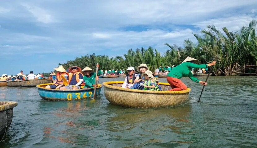 What to Know About Basket Boat Ride in Hoi An, Vietnam ...