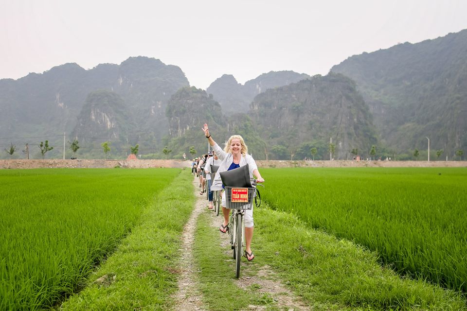 Hoa Lu – Tam Coc Boating –  Cycling (Ninh Binh)5