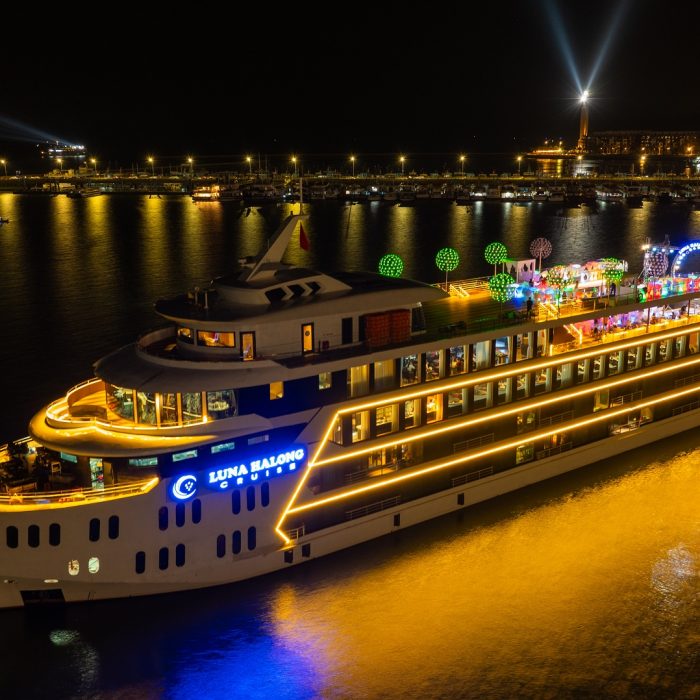 Luna Day Cruise Halong Bay3