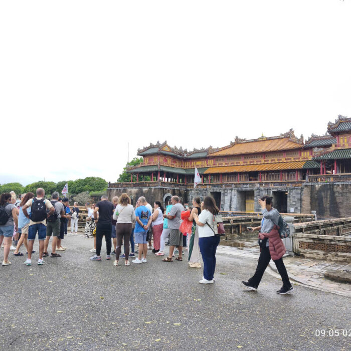 Discover Vietnam from Central to North in 14 Days2