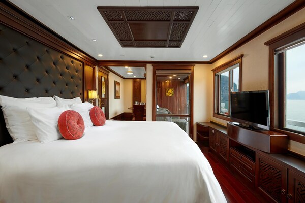 Garden Bay Peak Cruises 2D1N Bai Tu Long Bay4