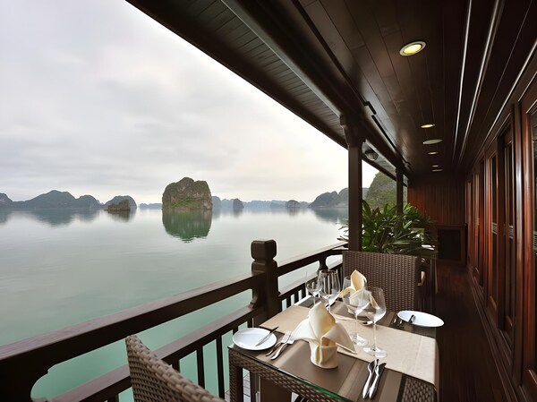 Garden Bay Peak Cruises 2D1N Bai Tu Long Bay7