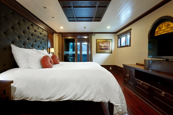 Garden Bay Peak Cruises 2D1N Bai Tu Long Bay5