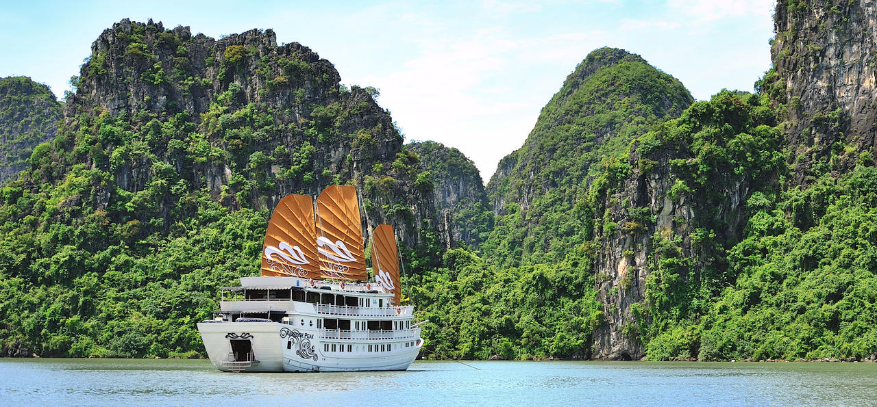Garden Bay Peak Cruises 2D1N Bai Tu Long Bay3