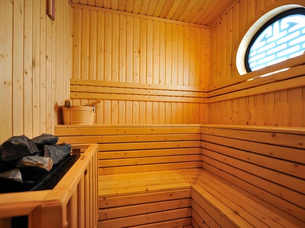 Garden Bay Peak Cruises 2D1N Bai Tu Long Bay9