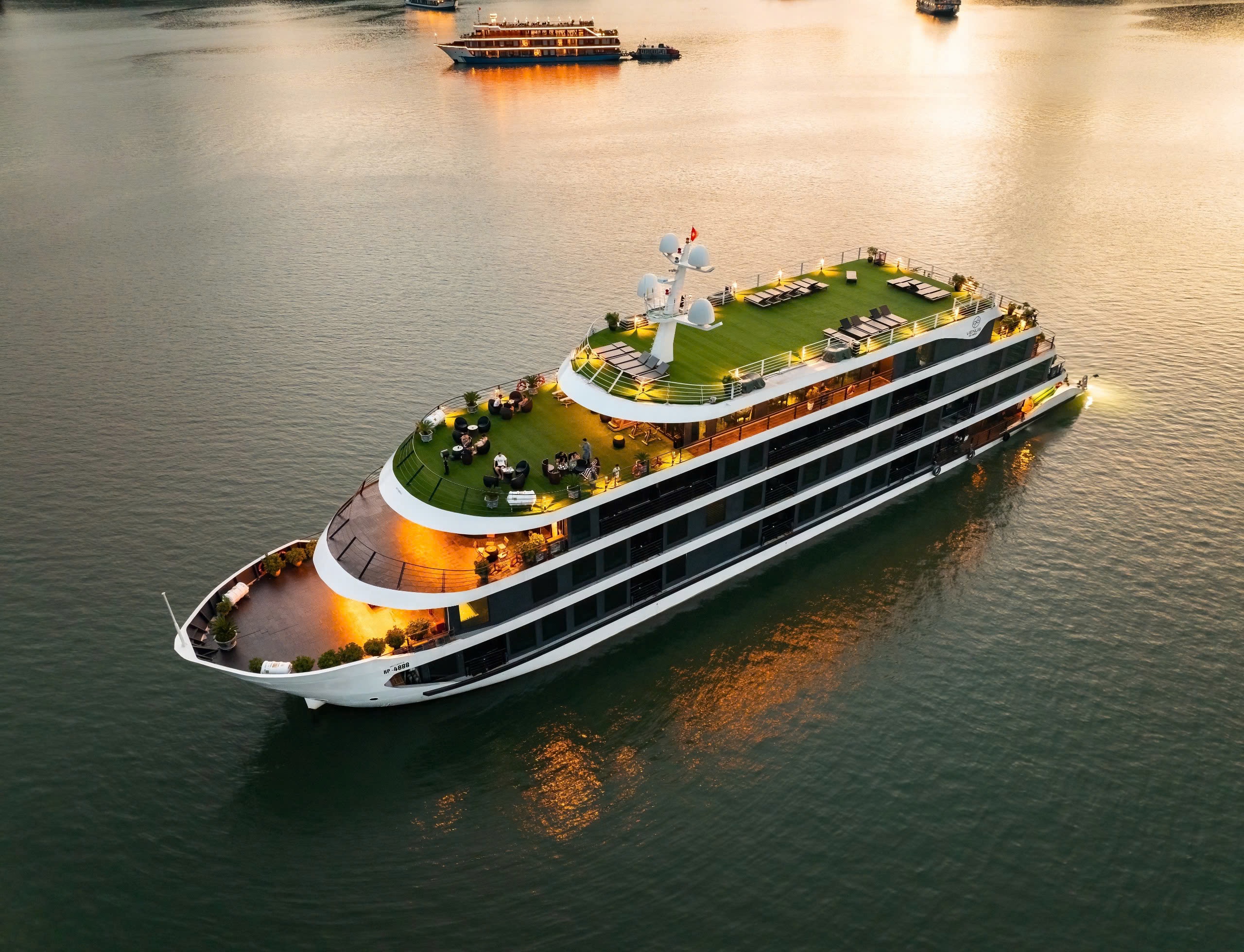 Venus Halong Cruises 2D1N
