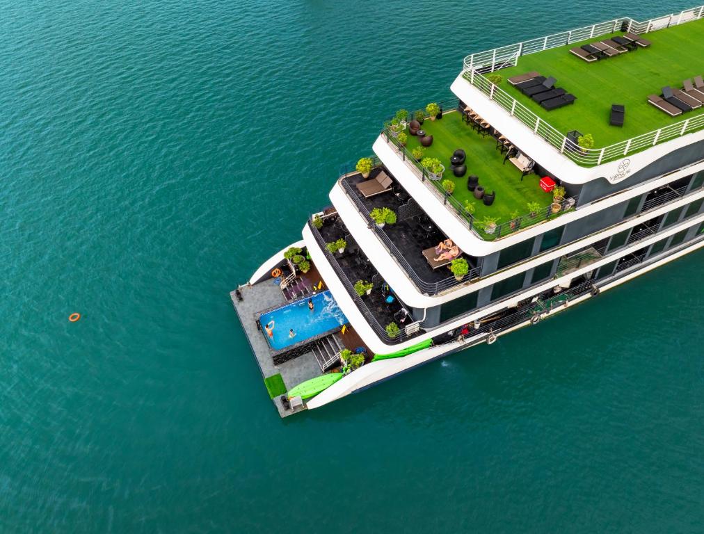 Venus Halong Cruises 2D1N