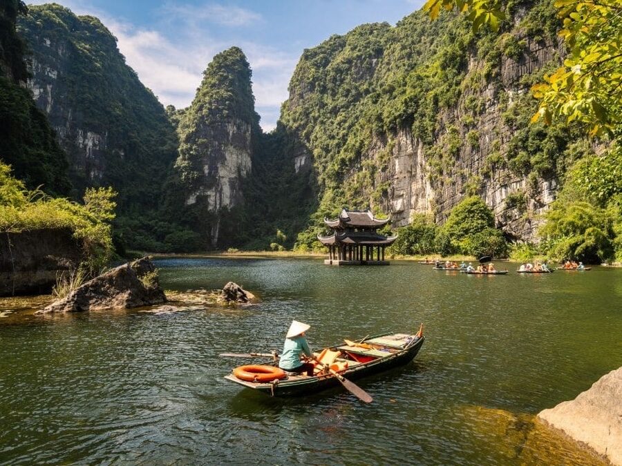 Hoa Lu – Trang An Boating – Mua Cave