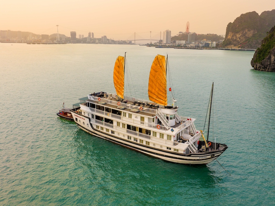 Garden Peak Cruises 3D2N Bai Tu Long Bay